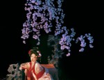 The Splendid Elegance of Cheongsam:Jing Tians Role as Siting