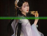 The Splendor of Traditional Hanfu Headdress:Flower-Inlaid Combs and Interlaced Bloom Decorations