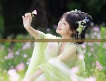 Erhu Performance Attire:The Qipao as a Symbol of Traditional Chinese Culture