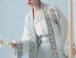 The Student in Hanfu,Blooming Like the Red Flower on the Other Side