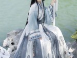 The Plum-Colored Mien裙:A Blend of Tradition and Modernity