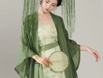 Moon Rabbit Elegance:The New Generation of Traditional Hanfu Fashion