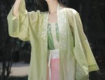 The Student in Hanfu,Blooming Like the Red Flower on the Other Side