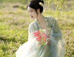 The Cloud-Kissed Silk:The Splendor of Hanfus Yunzhi Yu