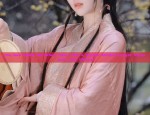 Reinventing the Cheongsam Dress:The Youthful Girls Guide to Modernizing Traditional Elegance