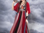 Reimagining Hanfu Fashion:An Innovative Version of Song-Style Hanfu