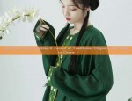 Engaged in Style:The Allure of Long Qipao for Autumn and Winter Engagement Ceremonies