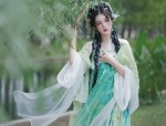 Embracing Summer in Long-Sleeve Cheongsam:The Art of Traditional Elegance