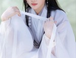 Neo-Chinese Ethnic Fashion:The Revival of Traditional Hanfu Suites with Modern Touch