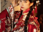 The Charm of an Orange-Red Skirt with Horseface Pattern
