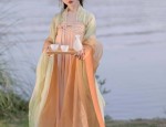 A Little Girls Hanfu Horseface Skirt and Hanfu Necklace:A Journey into Traditional Chinese Beauty