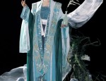 Modernizing the Cheongsam:A Winter Fashion Statement for Young Girls