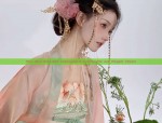 The Elegance of a醋酸缎面 Cheongsam Skirt:A Blend of Tradition and Modernity