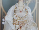 Embracing Traditional Elegance:The Revival of Cheongsam and Shawl in Fashion Shows