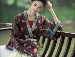 Chinese-Style Cheongsam in Summer:Embracing the Ethnic Charm