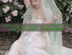 The Elegance of a Happy Mother-in-Laws Wedding Cheongsam with a Noble Shawl