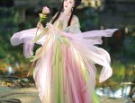 The Revival of Hanfu Fashion:Embracing the Traditional Elegance at 40
