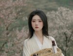 The Rise of Hanfu Fashion:Short-Style Hanfu for Female Students