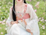 Innovating Qipao with Xiangyunsha Silk:The New Generation of Traditional Elegance