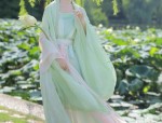 A Summer Tale of the Little Girl in Traditional Chinese-Style Hanfu Dress and Horseface Skirt