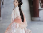 The Elegance of a Qipao for the Mother-in-Law at the Wedding Banquet