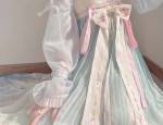 The Elegance of Qiyu Hanfu Women