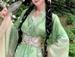 Hanfu Fashion in the Jin and Ji Dynasties:A Dreamlike Exploration