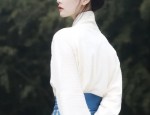 Embracing Modernity in a Black Cheongsam:Summer Fashion Evolution