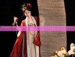 Pregnant Elegance:Modernizing Traditional Hanfu Dress for Expectant Moms