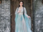 The Evolution of Noble Madams Cheongsam:The Embracing of Modernity in Traditional Xiangyunsha Qipao