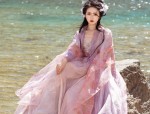 Embracing Modernity in Traditional Splendor:The Evolution of Hongyun阁s Qipao in Suzhou