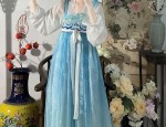The Little Girl in a Cheongsam:A Journey into the World of a 2-Year-Olds First Cheongsam Experience