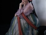 The Rise of Traditional Elegance:汉服女装与校园古装齐腰潮流