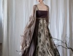 Charming Qipao:The Lovely Evolution of Traditional Chinese Fashion into Modern Neo-Classic