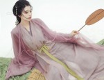 Flying with the Phoenix:The Splendor of Hanfu Robes with Trailing Splashes