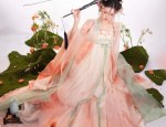 Embracing the Elegance of Fan Bingbings Qipao:A Journey into Traditional Chinese Beauty