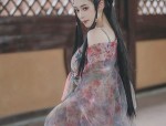Reinventing the Qipao for Modern Women:Summer Fashion Trends in Traditional Chinese Dress