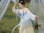 Beautiful Baby Girls in Traditional Chinese Hanfu Fashion:A Guide to 80-Code Hanfu for Little Girls