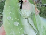 The Allure of the Mature Lady:The Diversity of Qipao Skirts