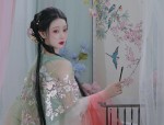 The Revival of Hanfu Fashion:Embracing the Beauty of Simulated Flower Headpieces