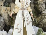 The Art of Hanfu Hair Styling with Coiled Hairpins
