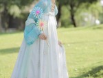 The Blue Harmony of Traditional Chinese Footwear with Hanfu Clothing