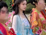 Mystic Maiden in Traditional Chinese Attire:The Fusion of Japanese Aesthetics and Hanfu Fashion