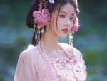Engaged in Style:The Long-Lasting Charm of Half-Sleeve Cheongsam for the Big Day