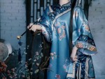 The Elegant Combination of a Horseface Skirt with a Standing Collar Blouse