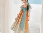 Charming Qipao:The Lovely Evolution of Traditional Chinese Fashion in Modern Times
