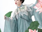 My Mother in a Red Cheongsam:A Tale of Tradition and Love