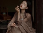Summer Styling with a Horseface Skirt and Blouse:Fashionable and Comfortable Options for Women