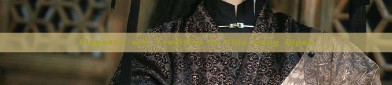 Elegance and Tradition in Yijia Hong Qipao