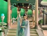 The Splendor of Traditional Chinese Cheongsam in the Republic Era:The Story of the Nine Gates